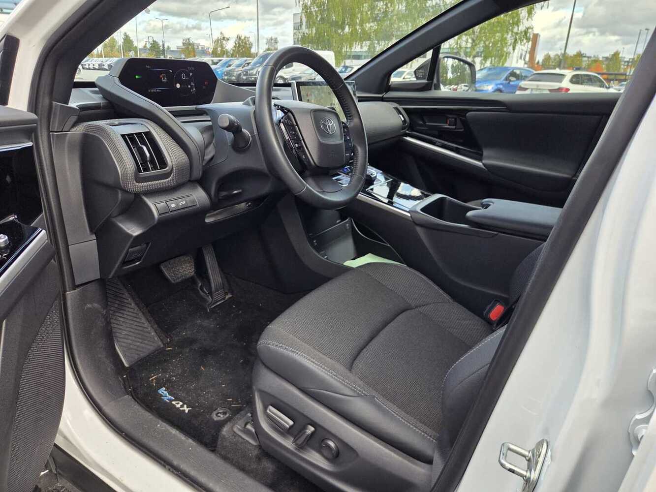 Toyota bZ4X vaihtoauto