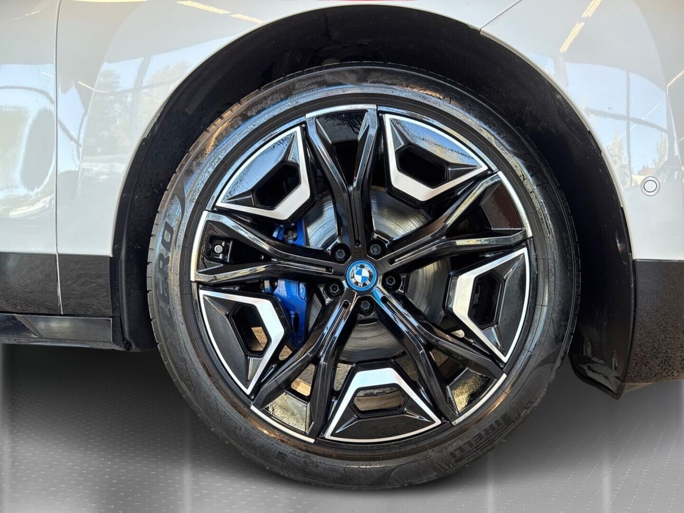 BMW iX vaihtoauto