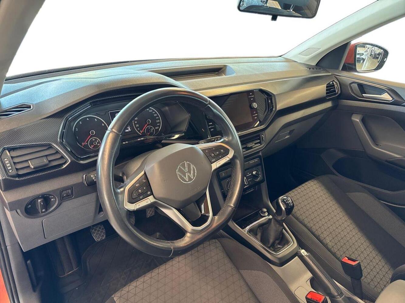 Volkswagen T-Cross vaihtoauto