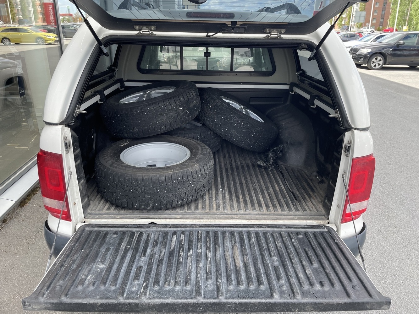 Volkswagen Amarok vaihtoauto