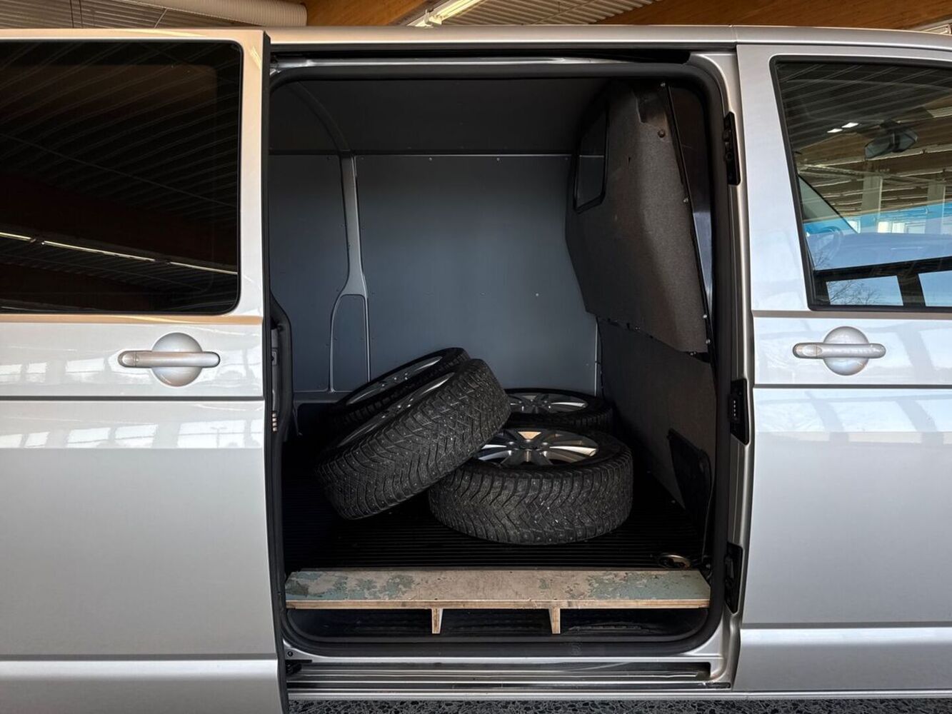 Volkswagen Transporter vaihtoauto