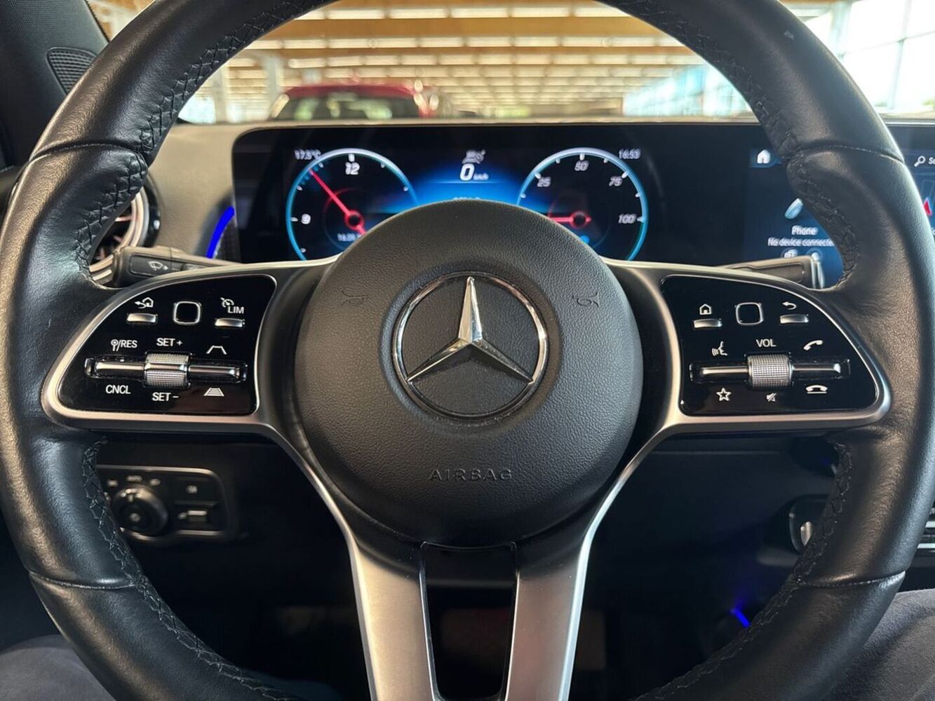 Mercedes-Benz EQB vaihtoauto
