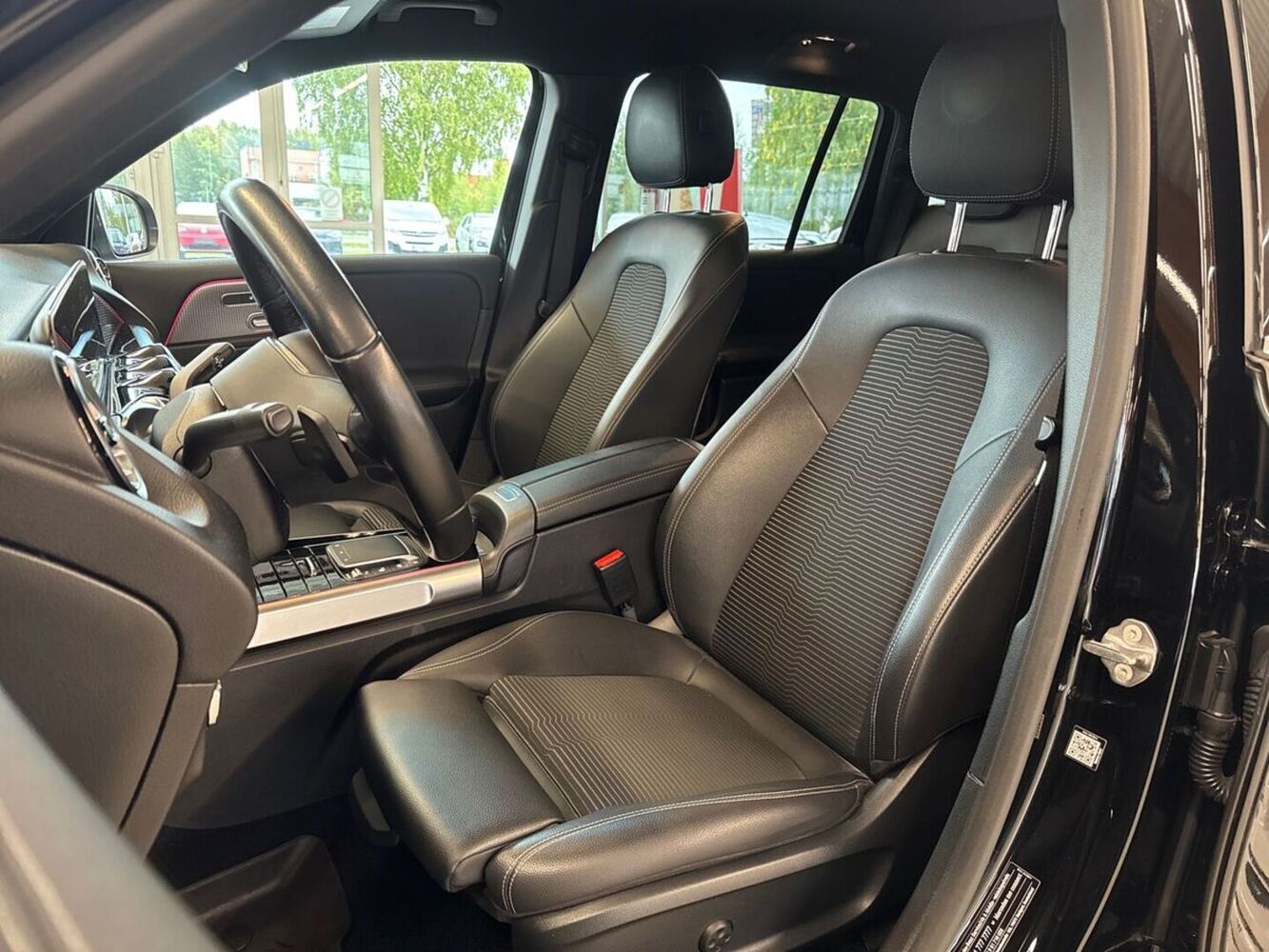 Mercedes-Benz EQB vaihtoauto