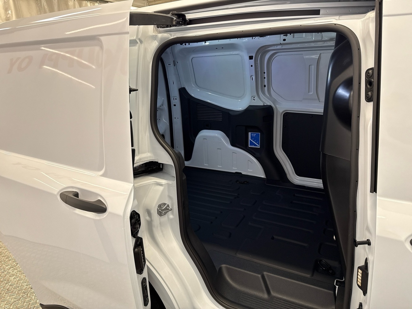 Ford Transit Courier vaihtoauto