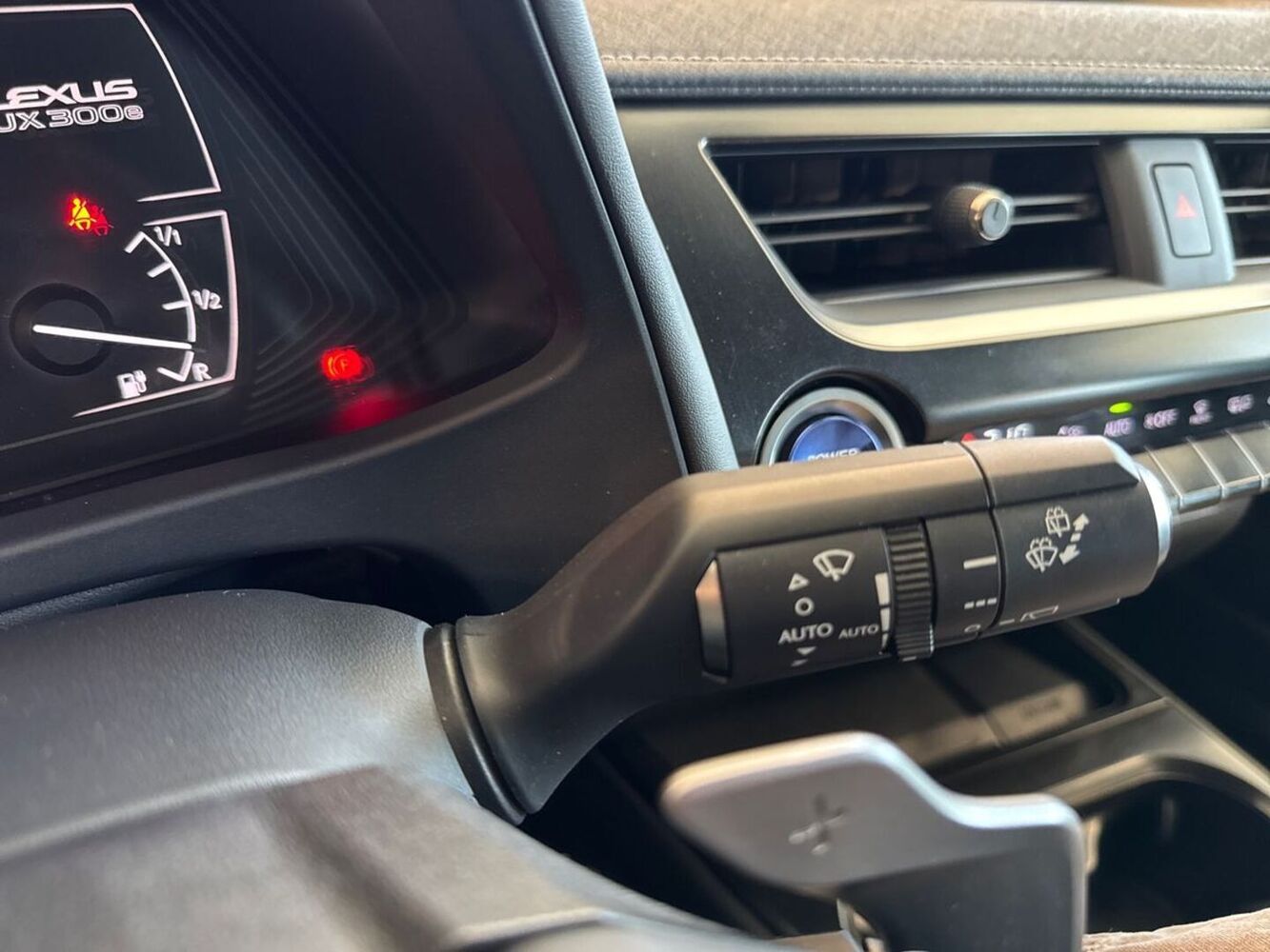 Lexus UX vaihtoauto