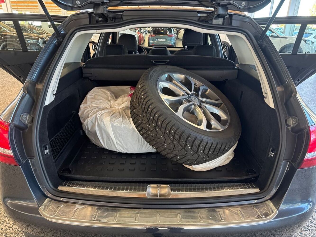 Mercedes-Benz C vaihtoauto