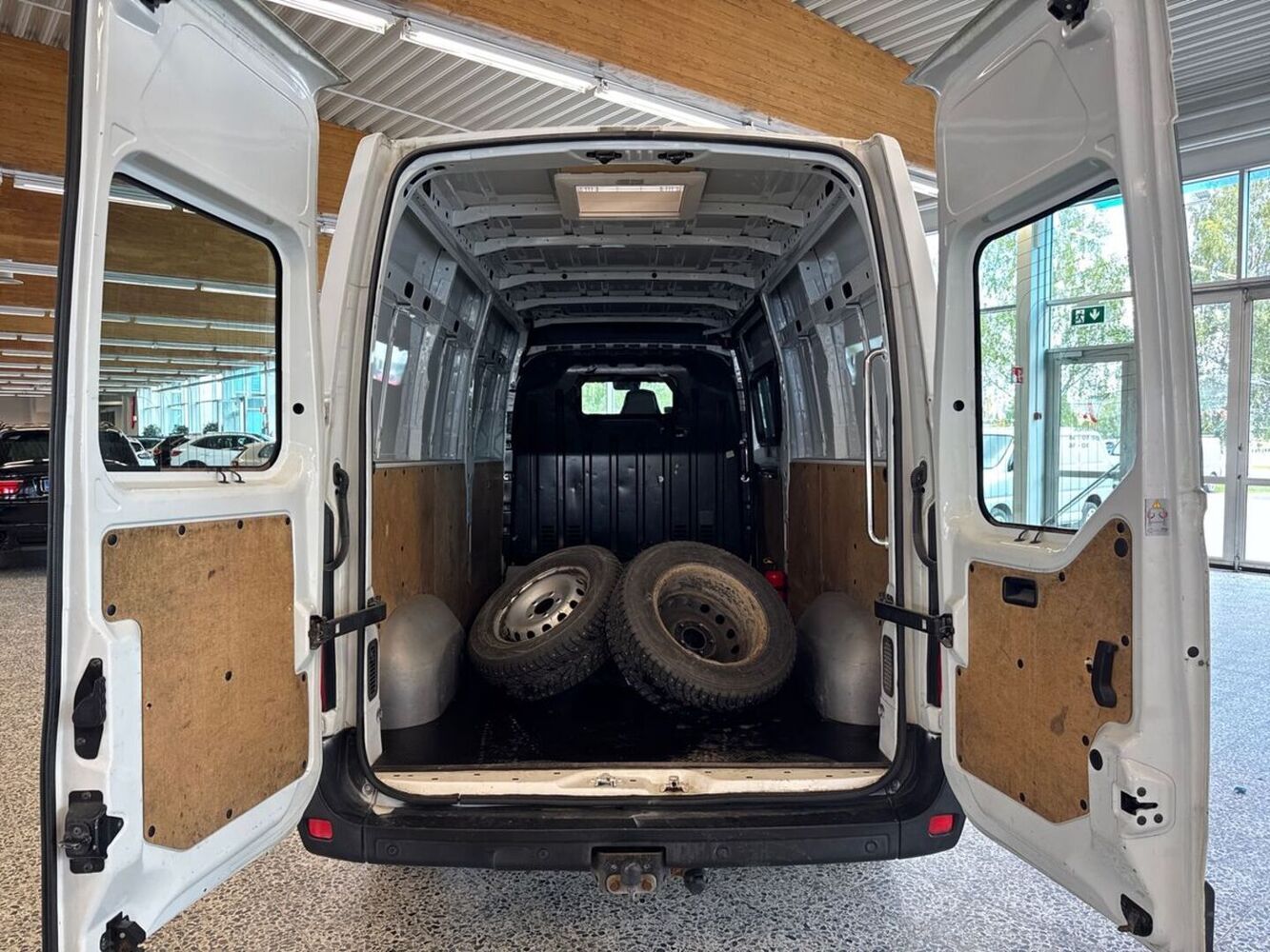 Nissan NV400 vaihtoauto