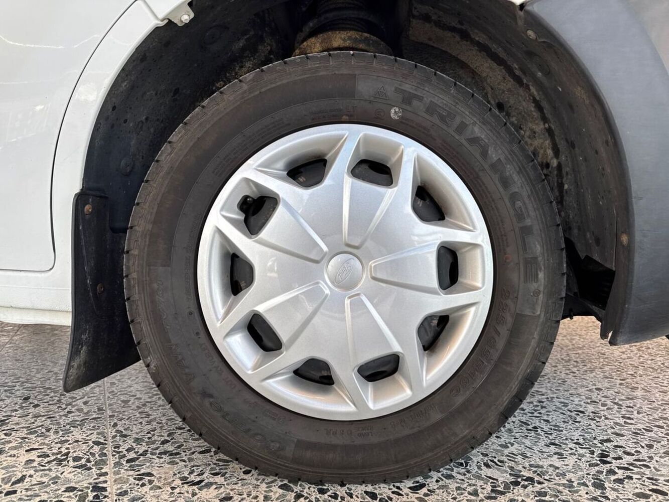 Nissan NV400 vaihtoauto