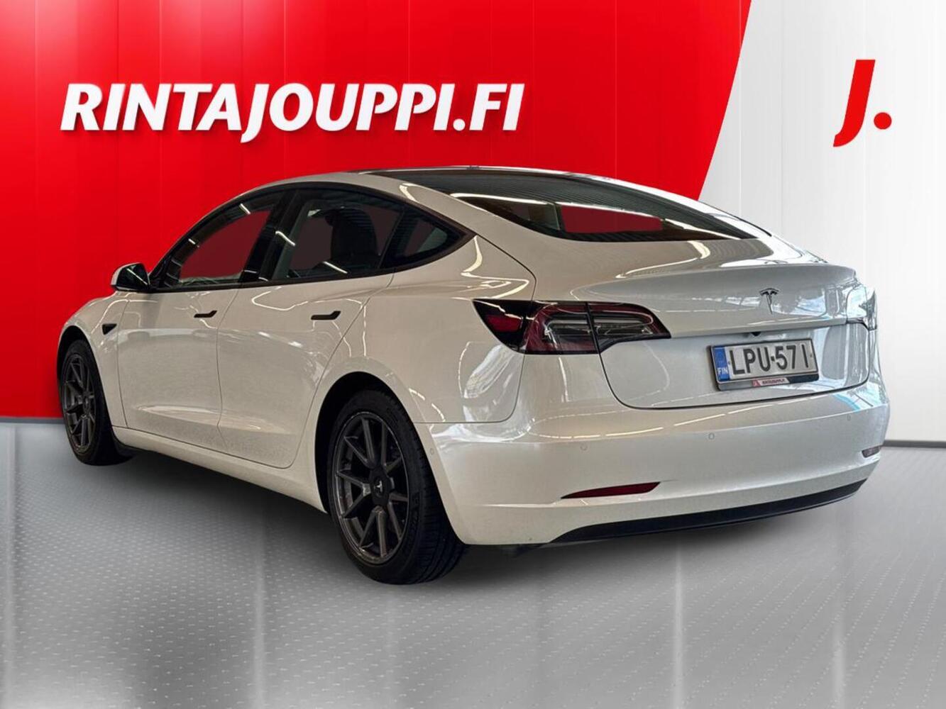 Tesla Model 3 vaihtoauto