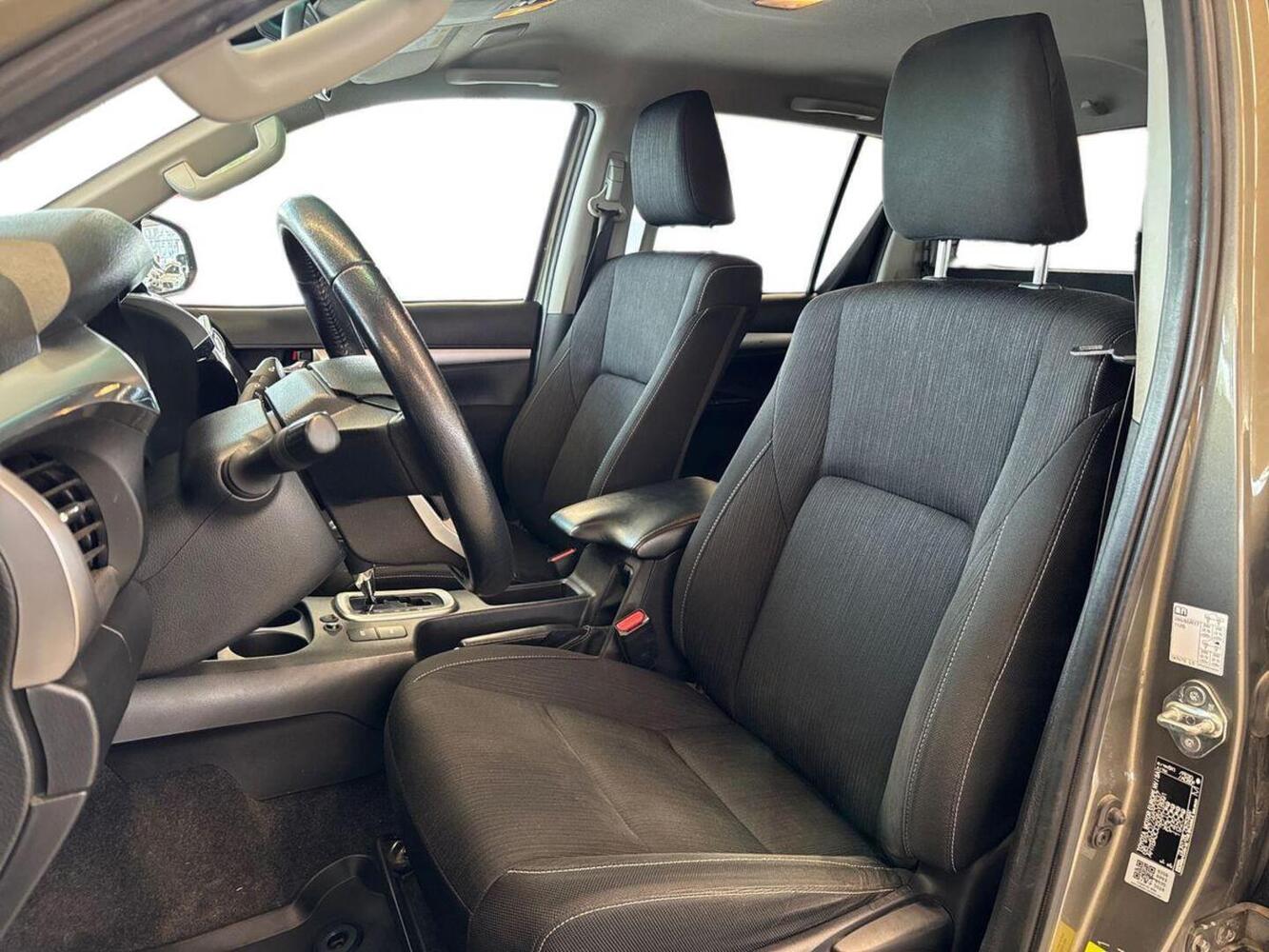 Toyota Hilux vaihtoauto