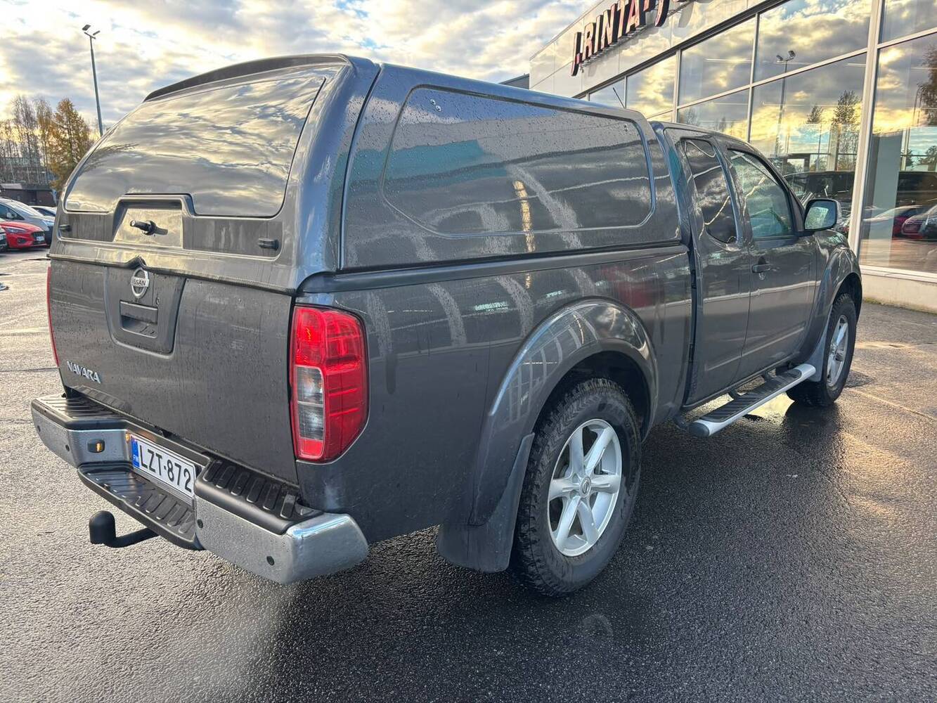 Nissan Navara vaihtoauto