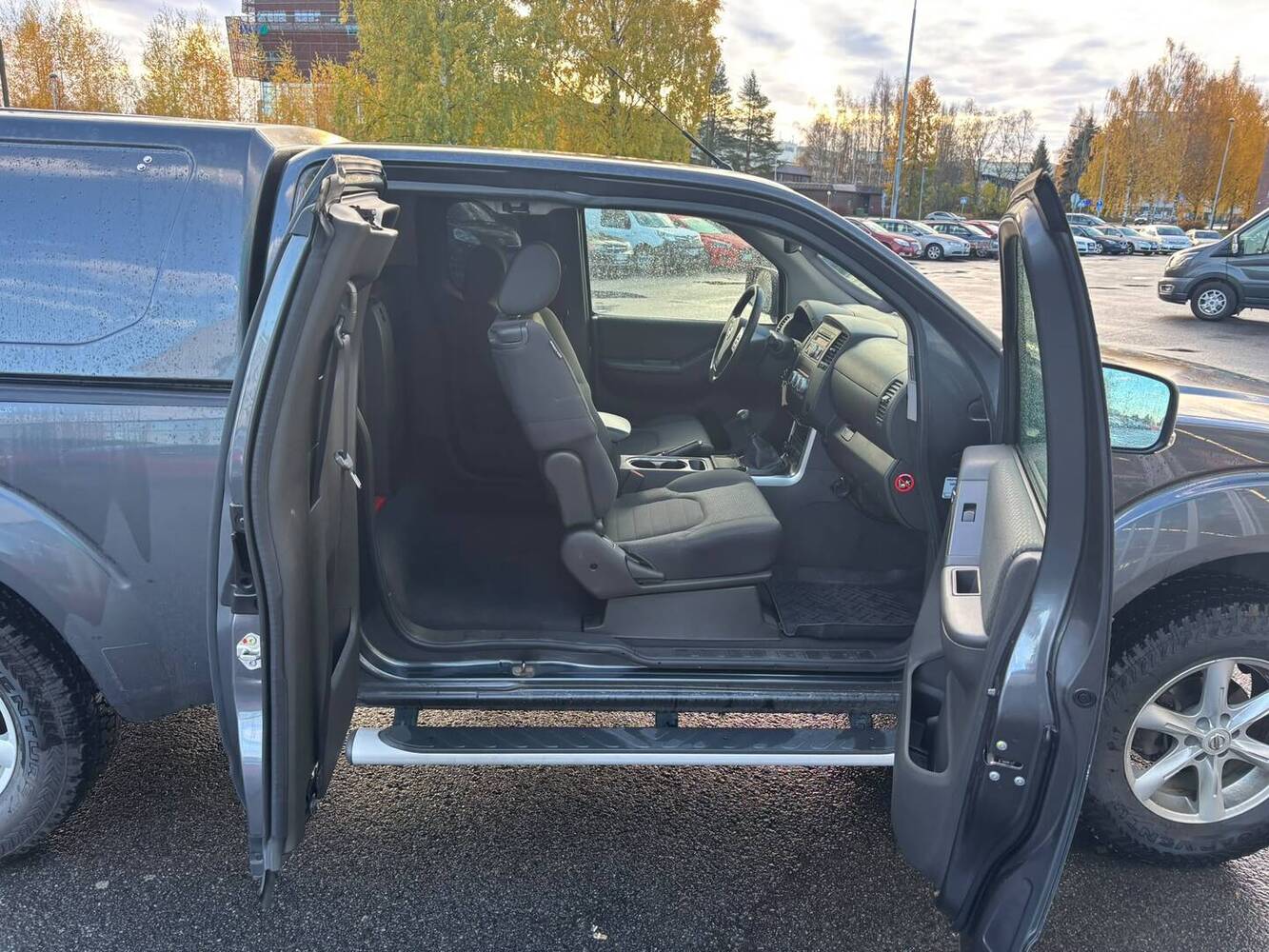 Nissan Navara vaihtoauto