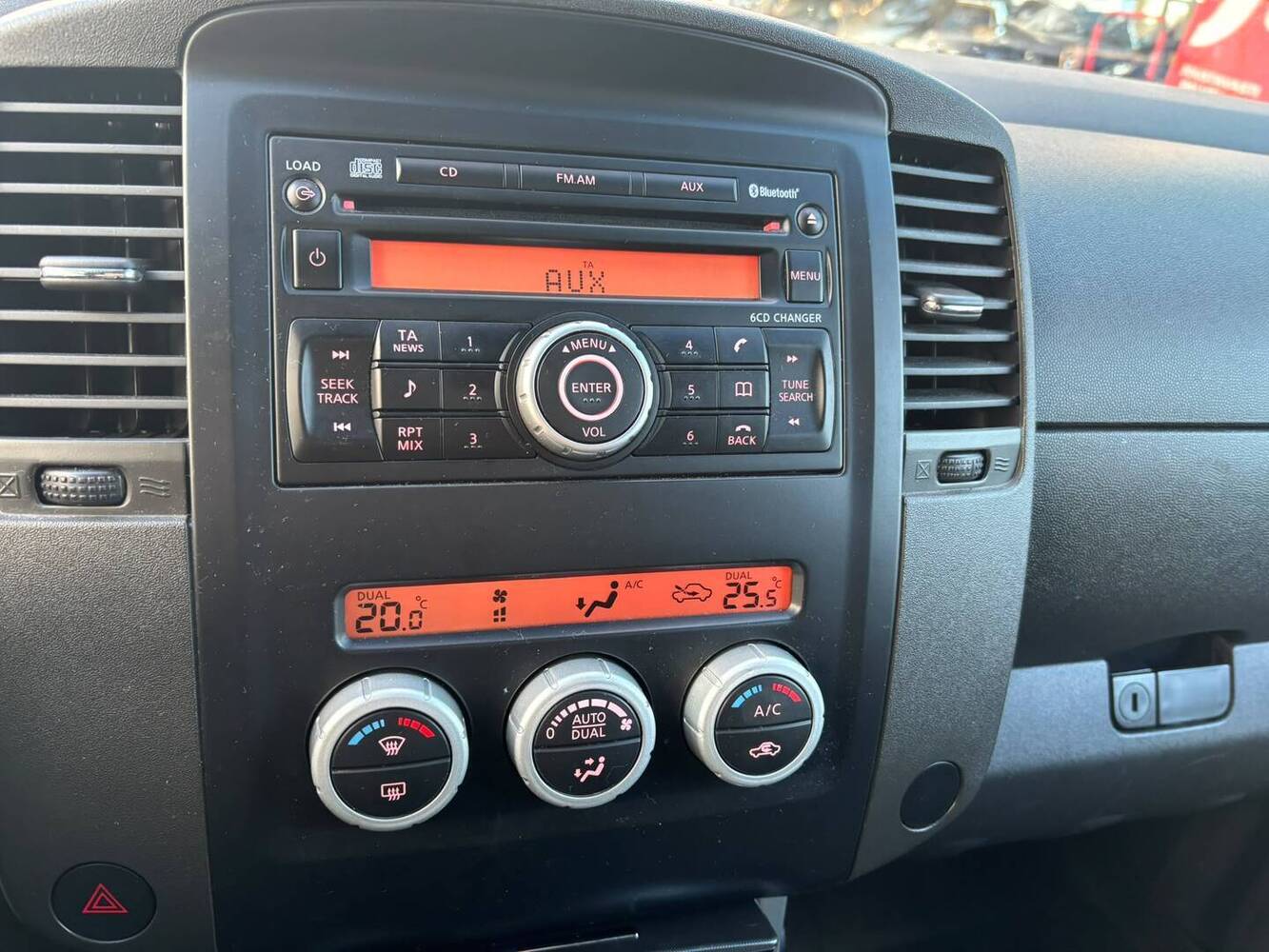 Nissan Navara vaihtoauto