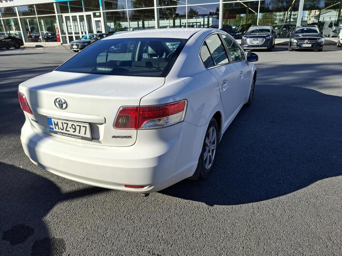 Toyota Avensis vaihtoauto