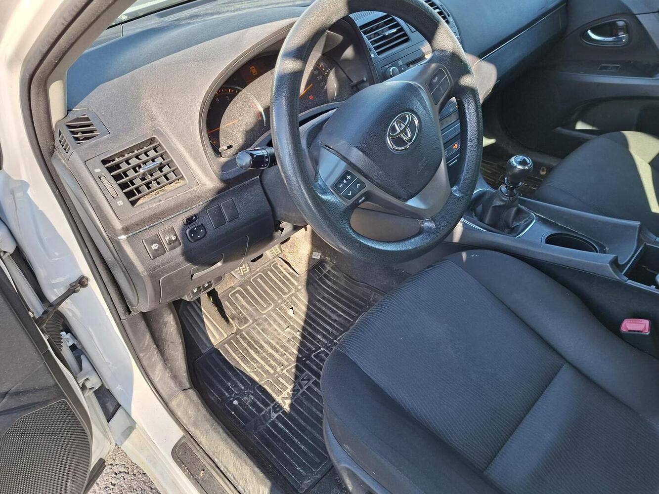 Toyota Avensis vaihtoauto