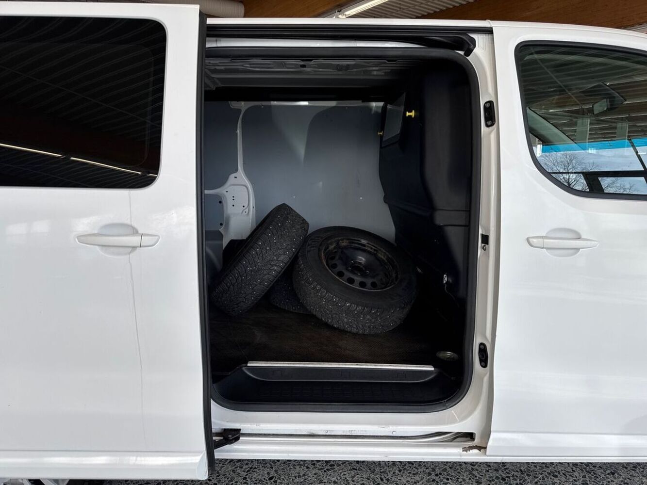 Opel Vivaro vaihtoauto