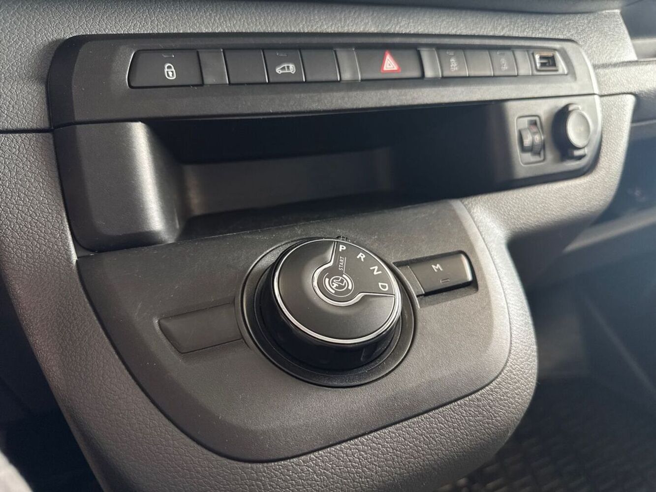 Opel Vivaro vaihtoauto