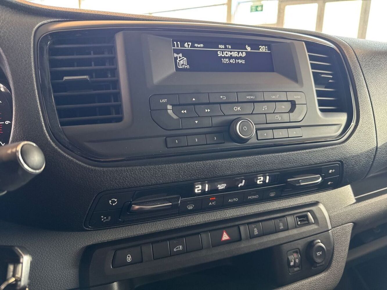 Opel Vivaro vaihtoauto