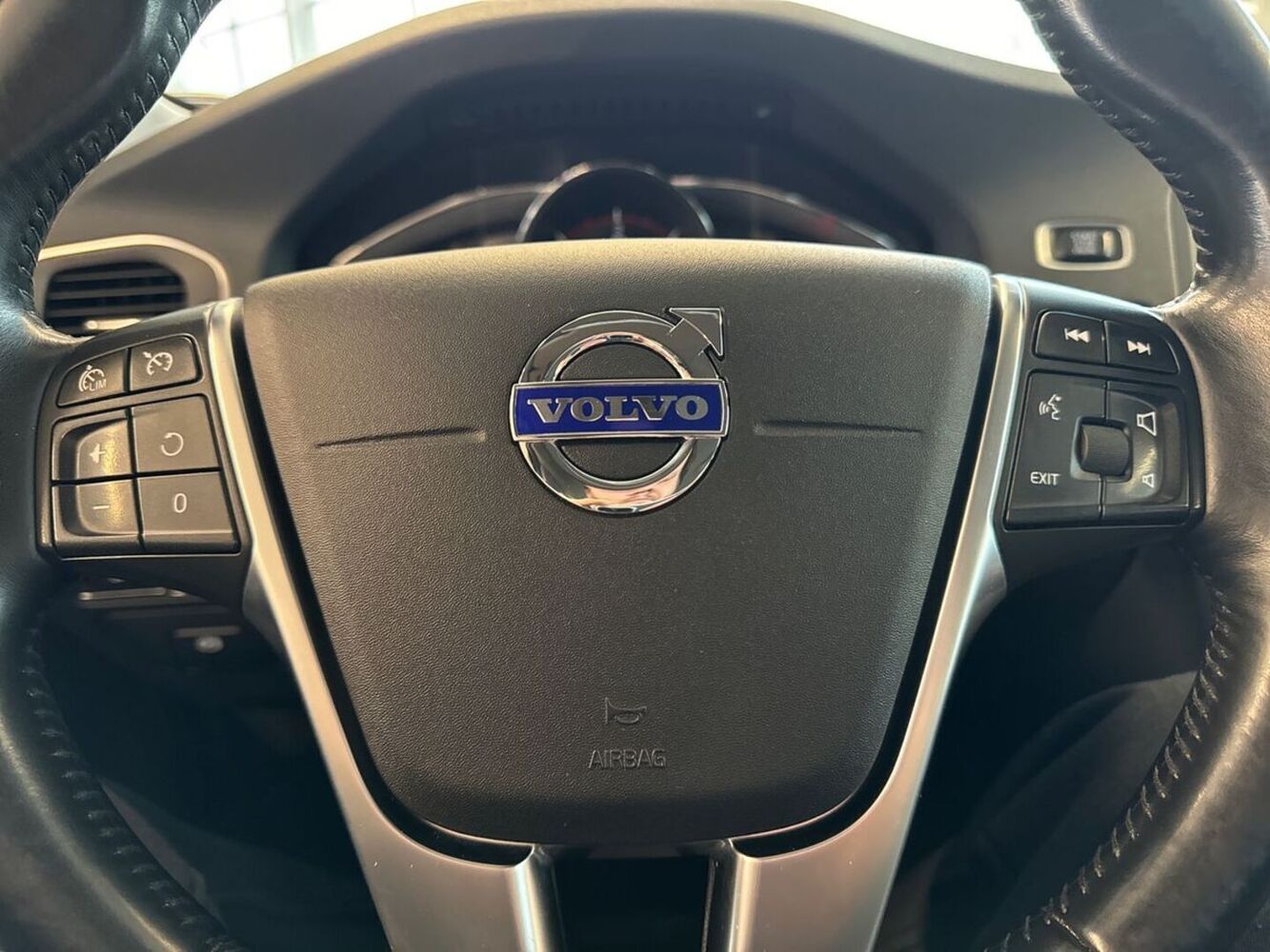 Volvo V60 Cross Country vaihtoauto