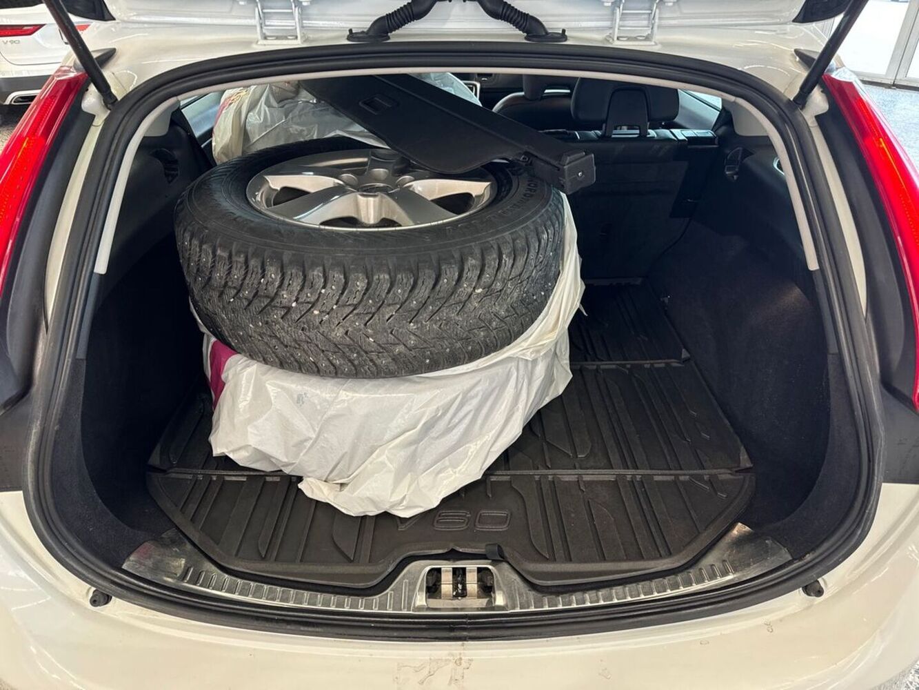 Volvo V60 Cross Country vaihtoauto