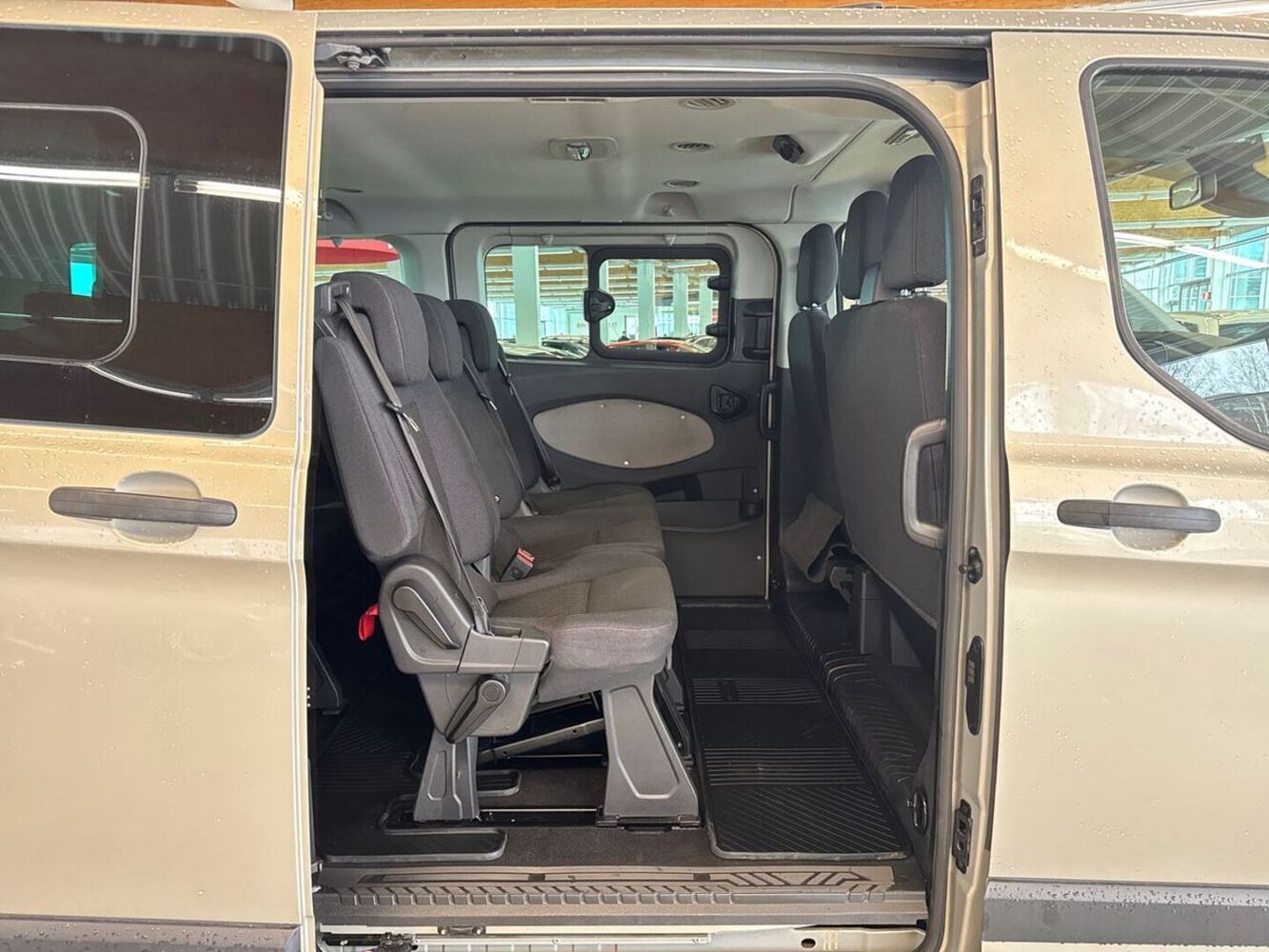 Ford Tourneo vaihtoauto