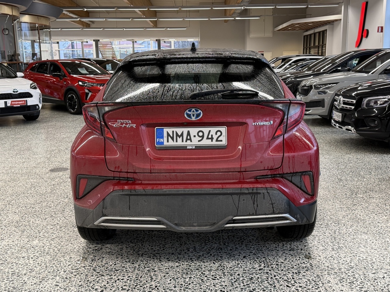 Toyota C-HR vaihtoauto