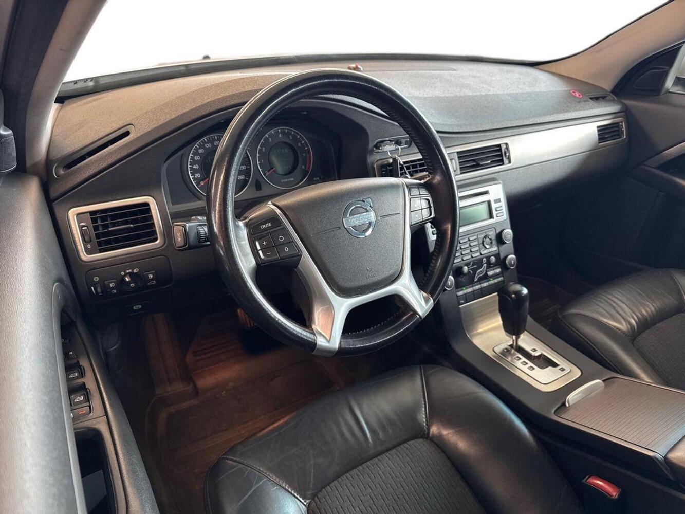 Volvo V70 vaihtoauto