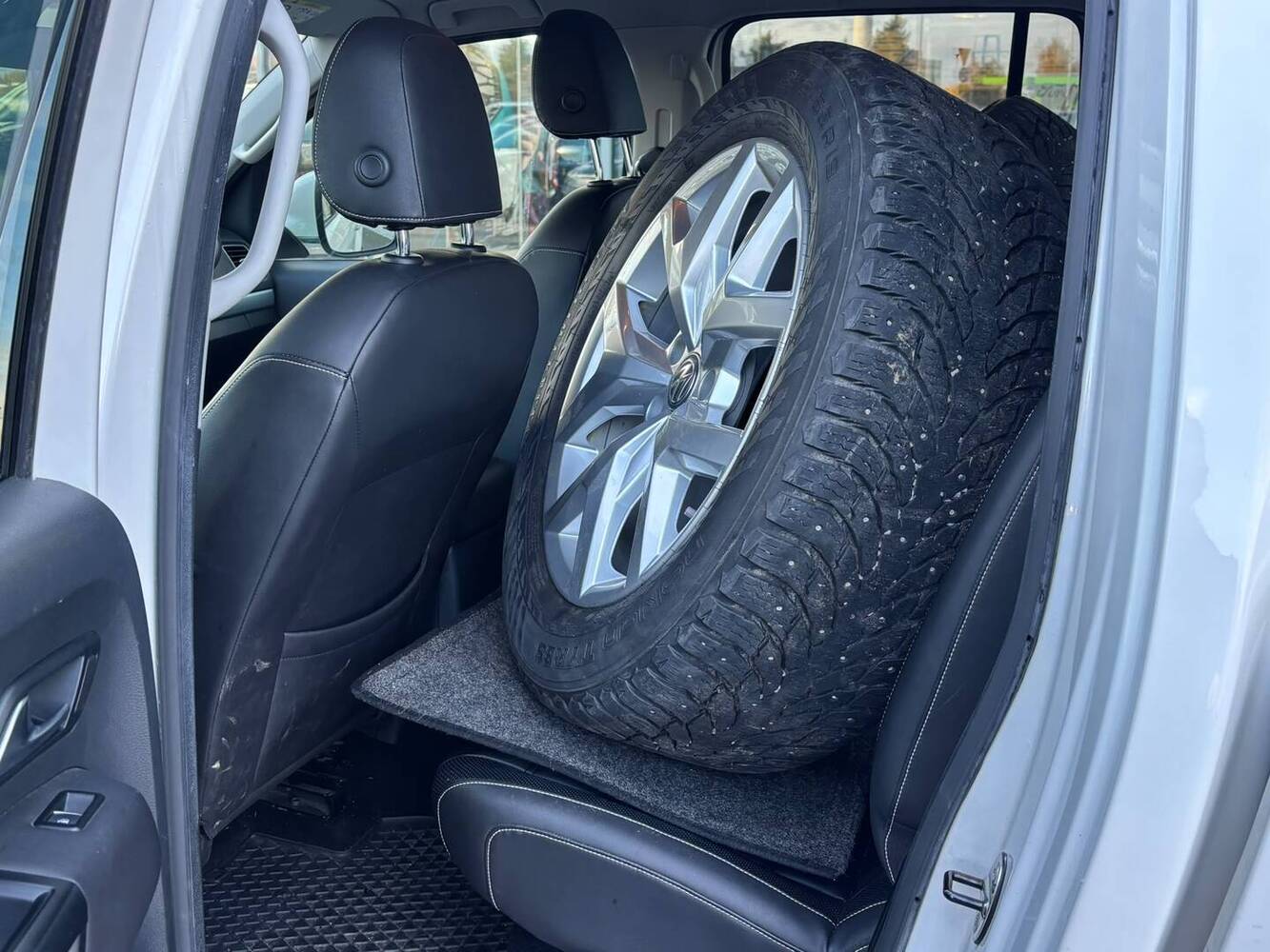 Volkswagen Amarok vaihtoauto