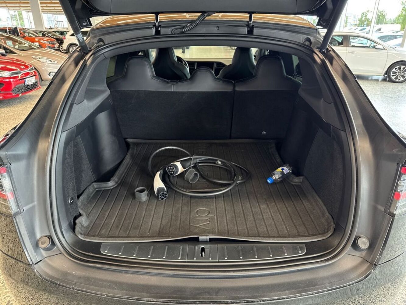 Tesla Model X vaihtoauto