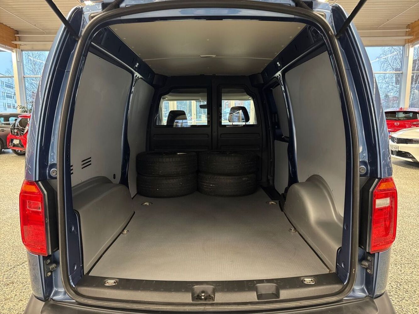 Volkswagen Caddy Maxi vaihtoauto