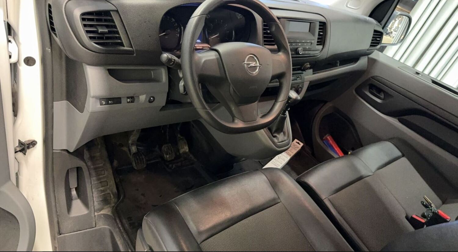 Opel Vivaro vaihtoauto