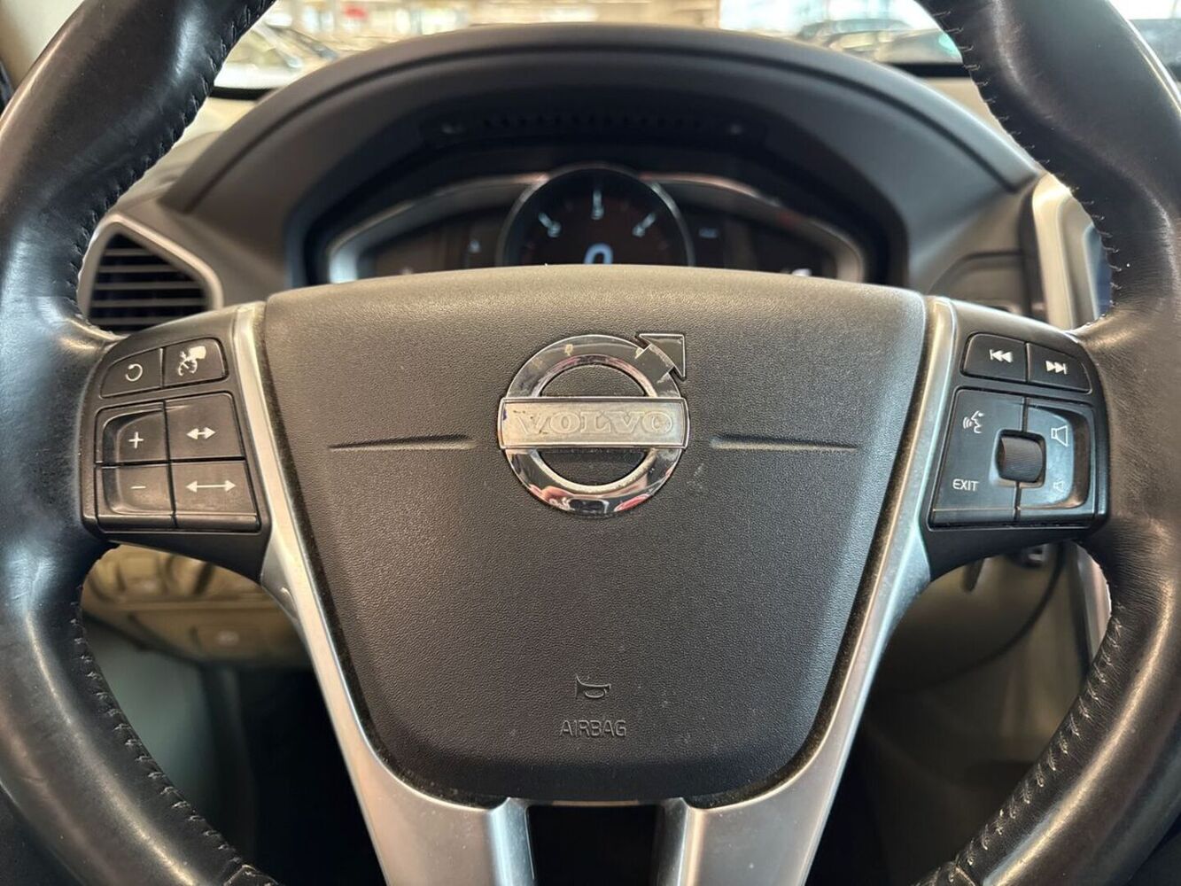Volvo XC60 vaihtoauto