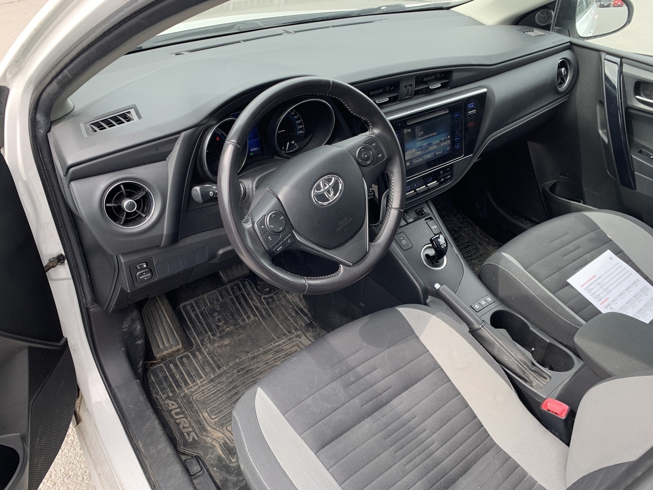 Toyota Auris vaihtoauto