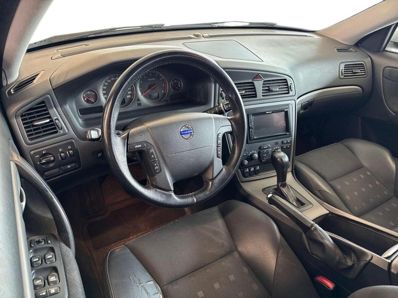 Volvo V70 vaihtoauto