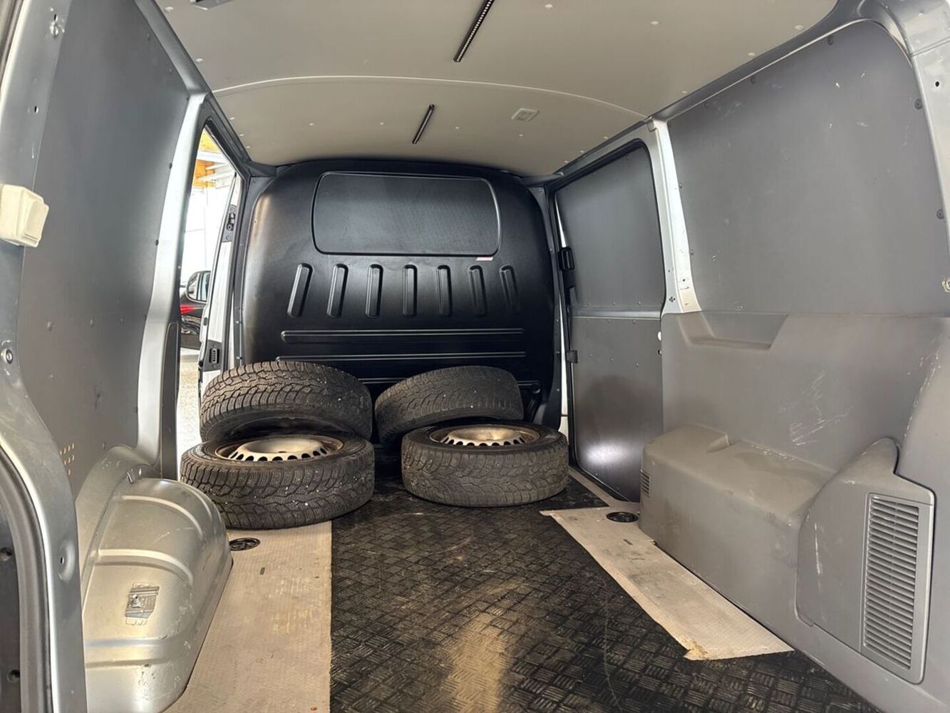 Volkswagen Transporter vaihtoauto