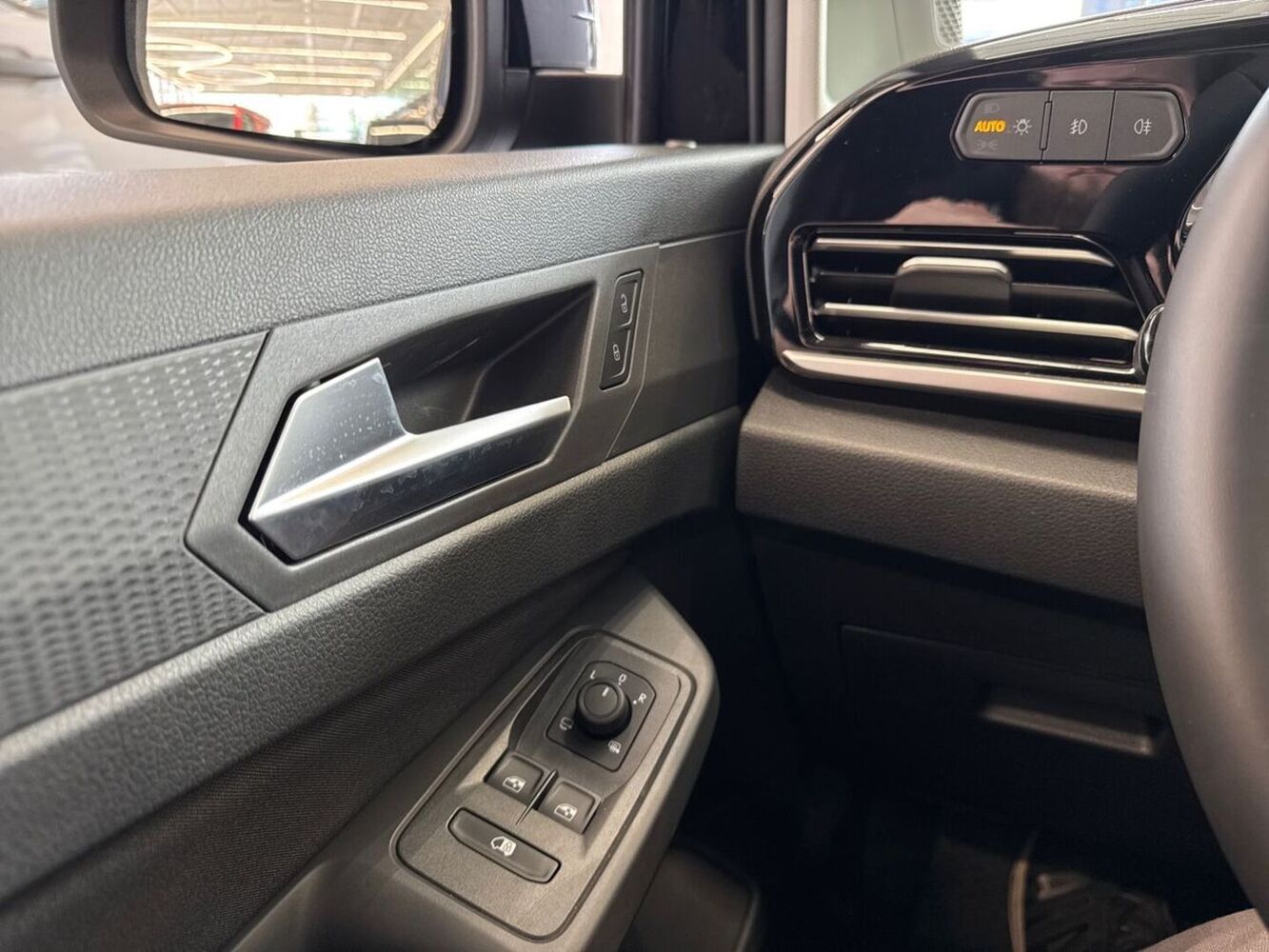 Ford Transit Connect vaihtoauto