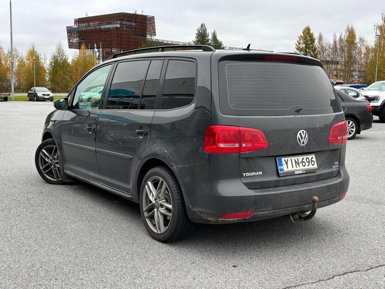 Volkswagen Touran vaihtoauto
