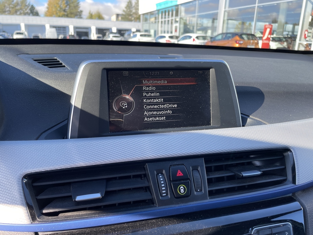 BMW X1 vaihtoauto
