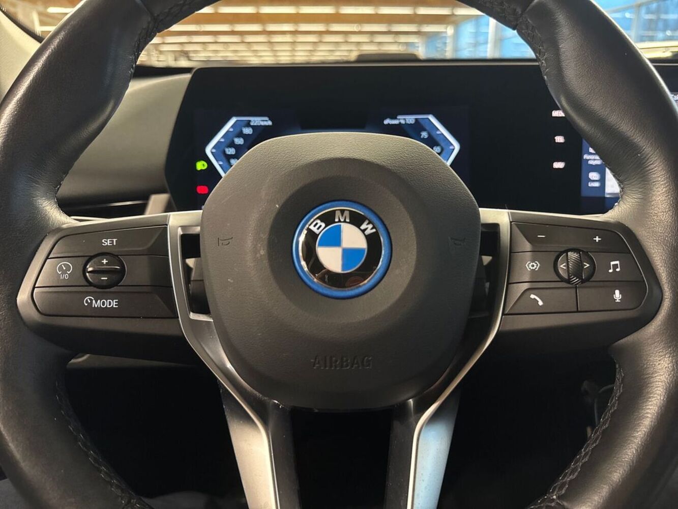BMW iX1 vaihtoauto