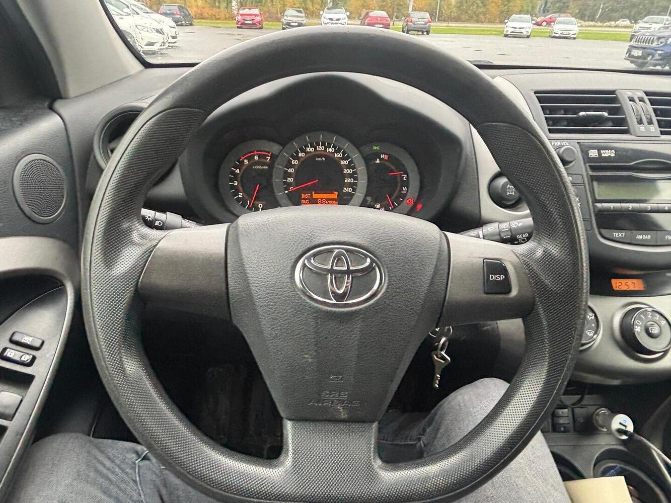 Toyota RAV4 vaihtoauto