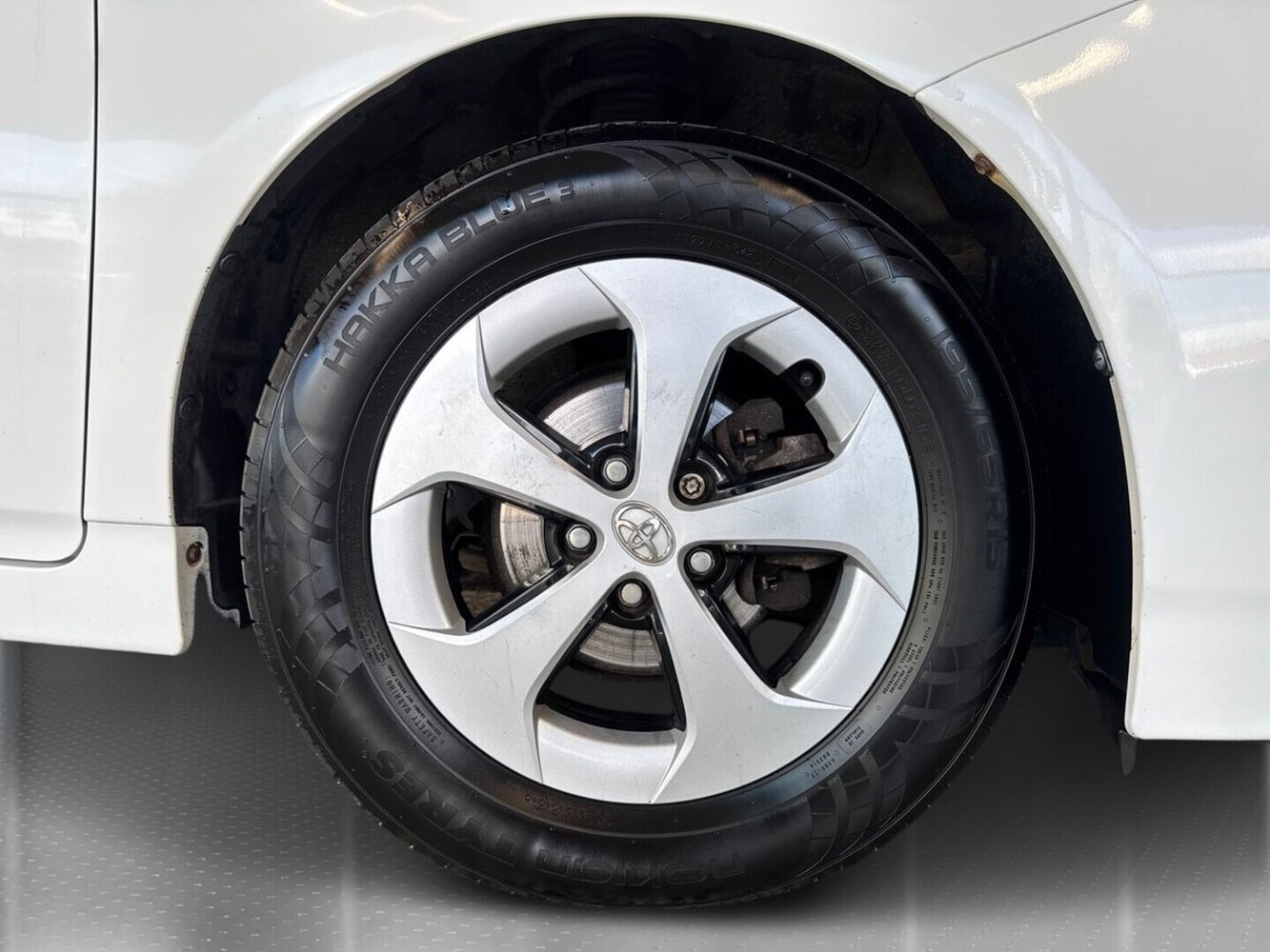 Toyota Prius PHEV vaihtoauto