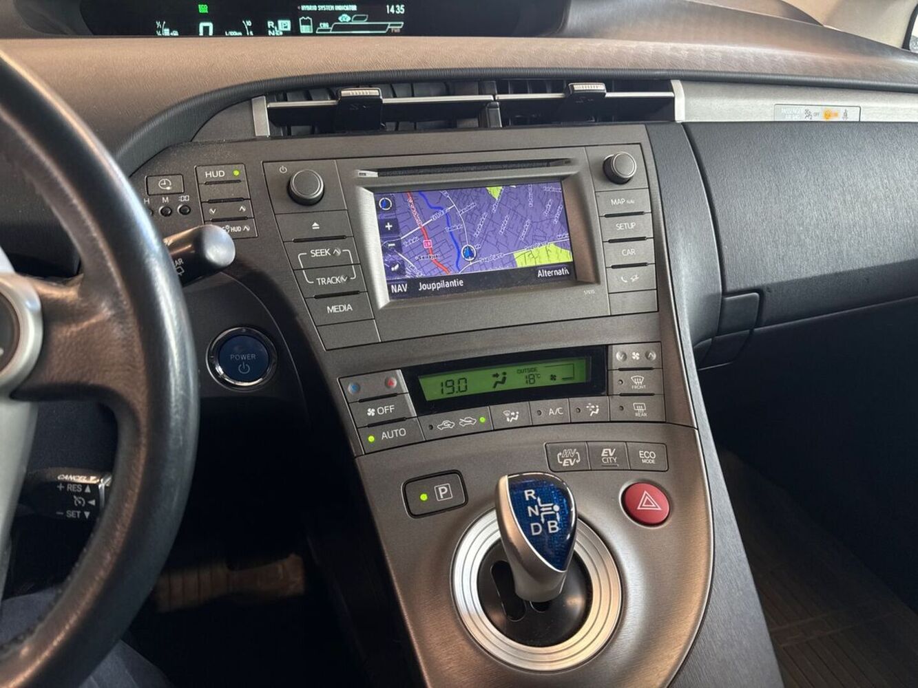 Toyota Prius PHEV vaihtoauto