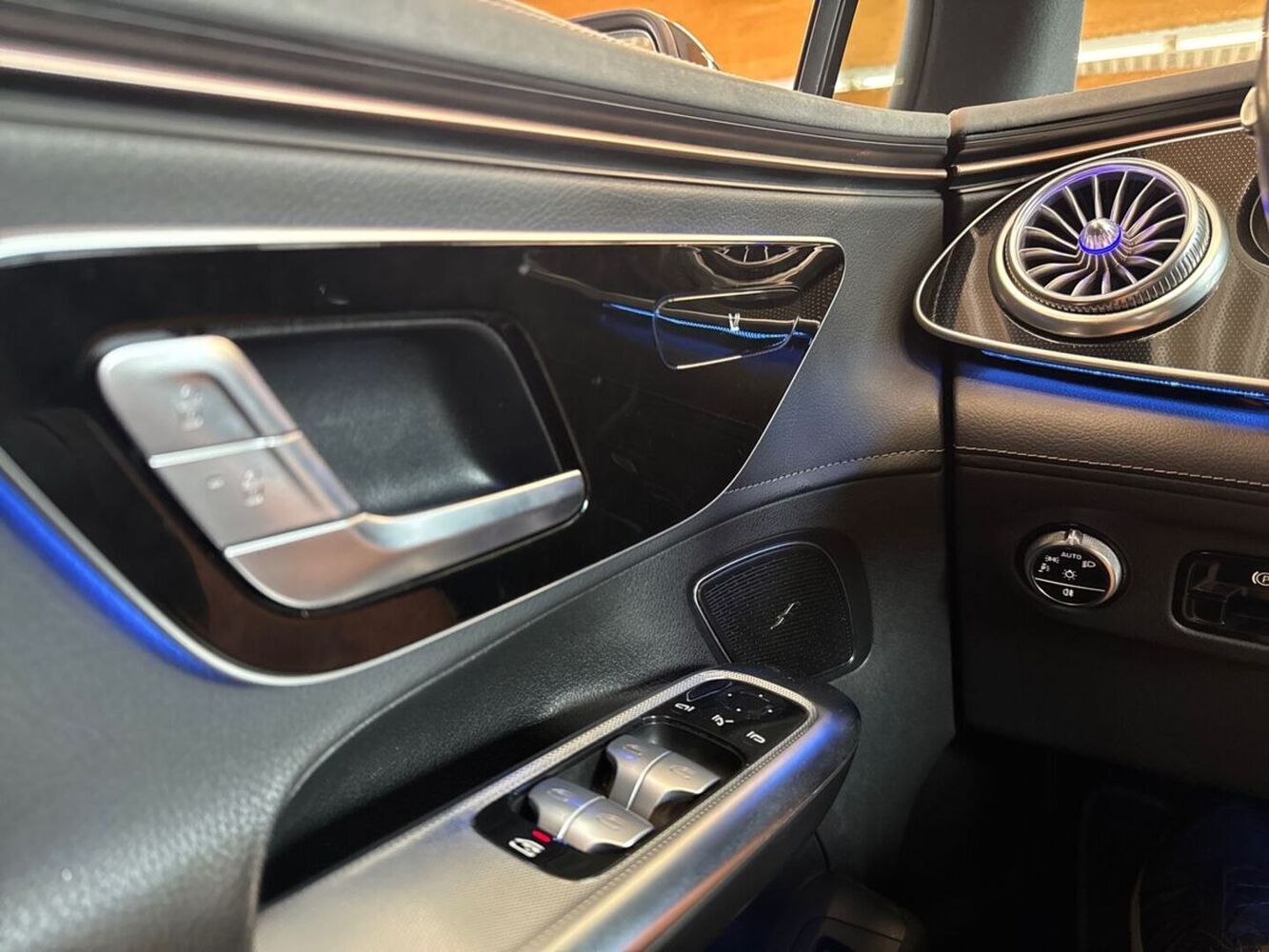 Mercedes-Benz EQE vaihtoauto