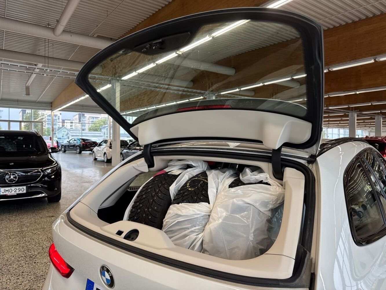 BMW 320 vaihtoauto