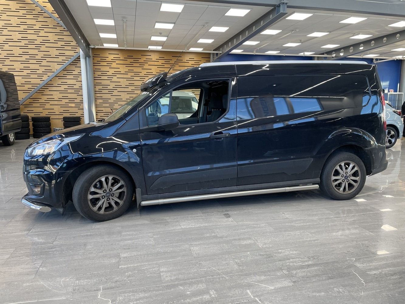 Ford Transit Connect vaihtoauto