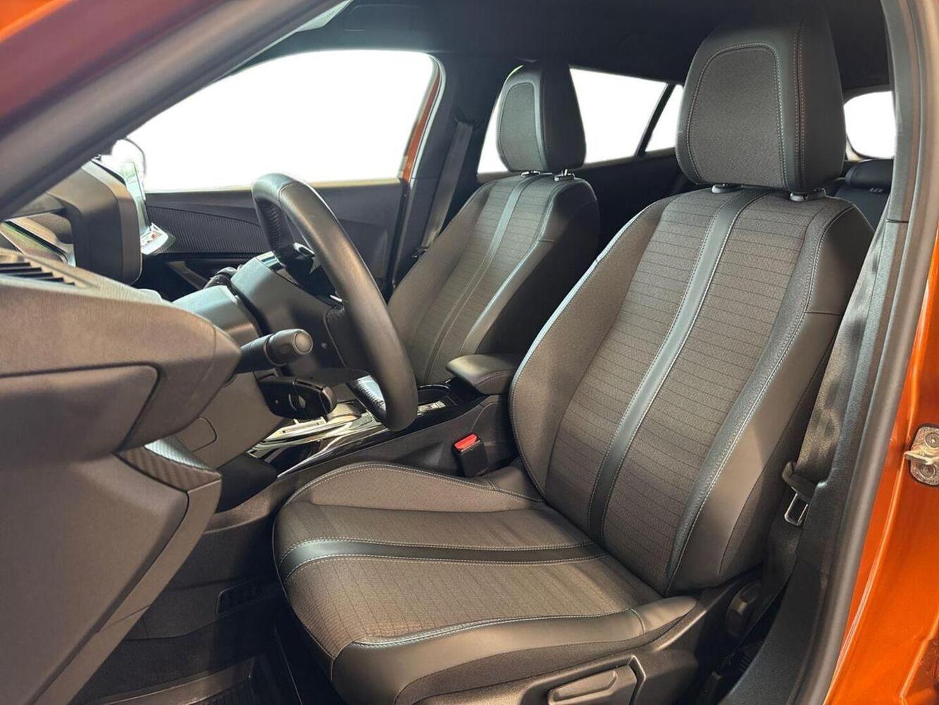 Peugeot e-2008 vaihtoauto