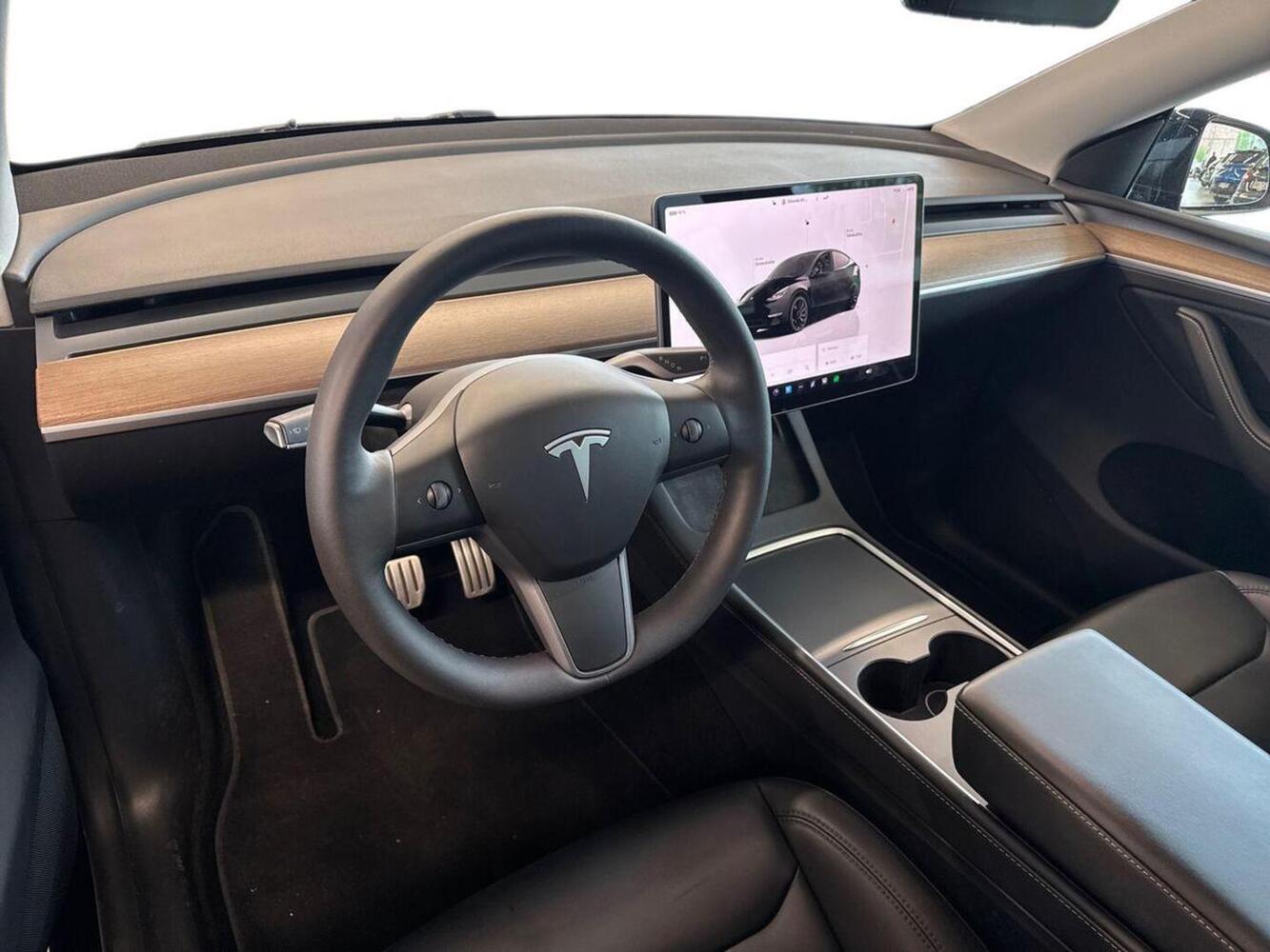 Tesla Model Y vaihtoauto
