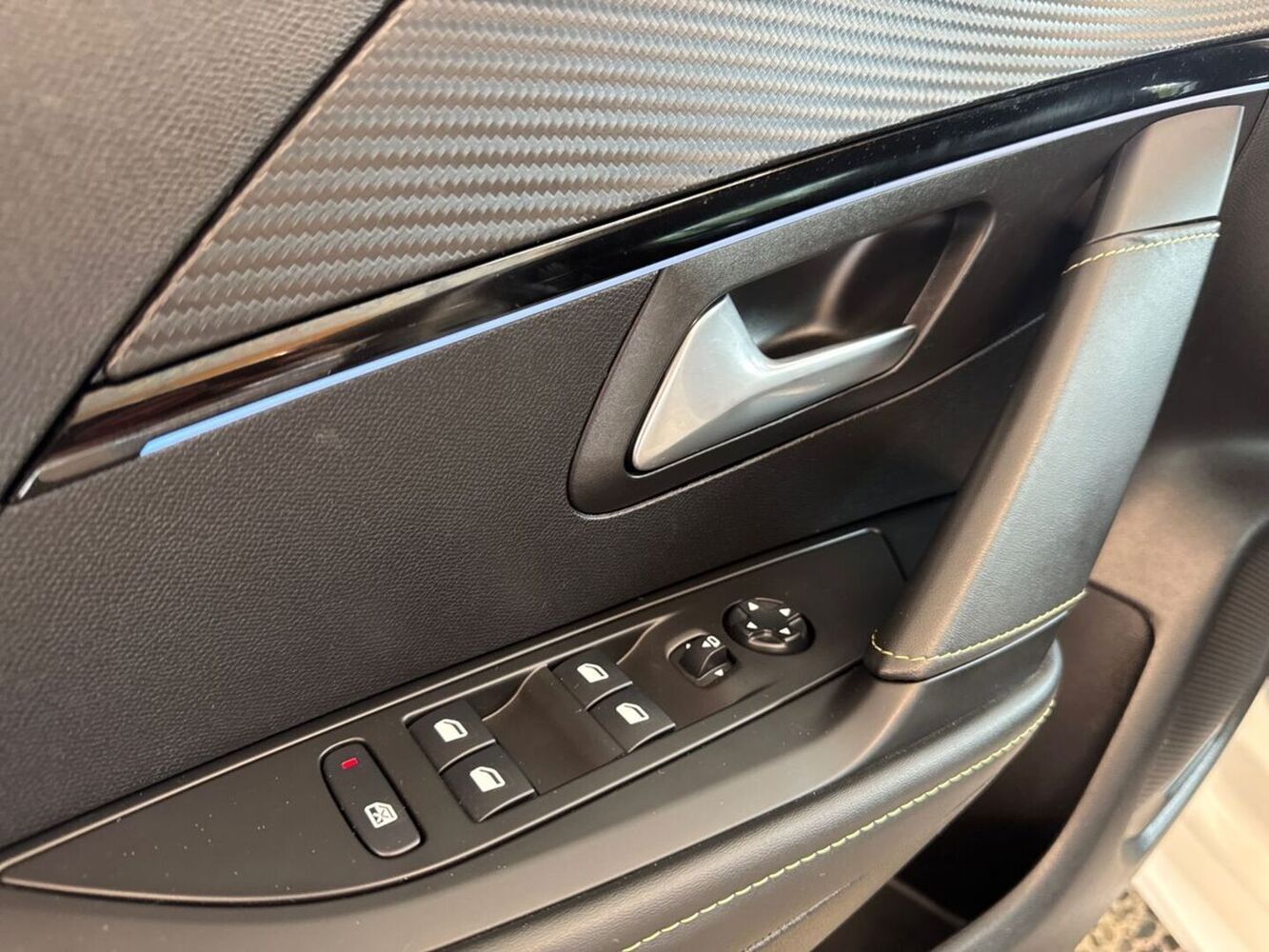 Peugeot e-208 vaihtoauto