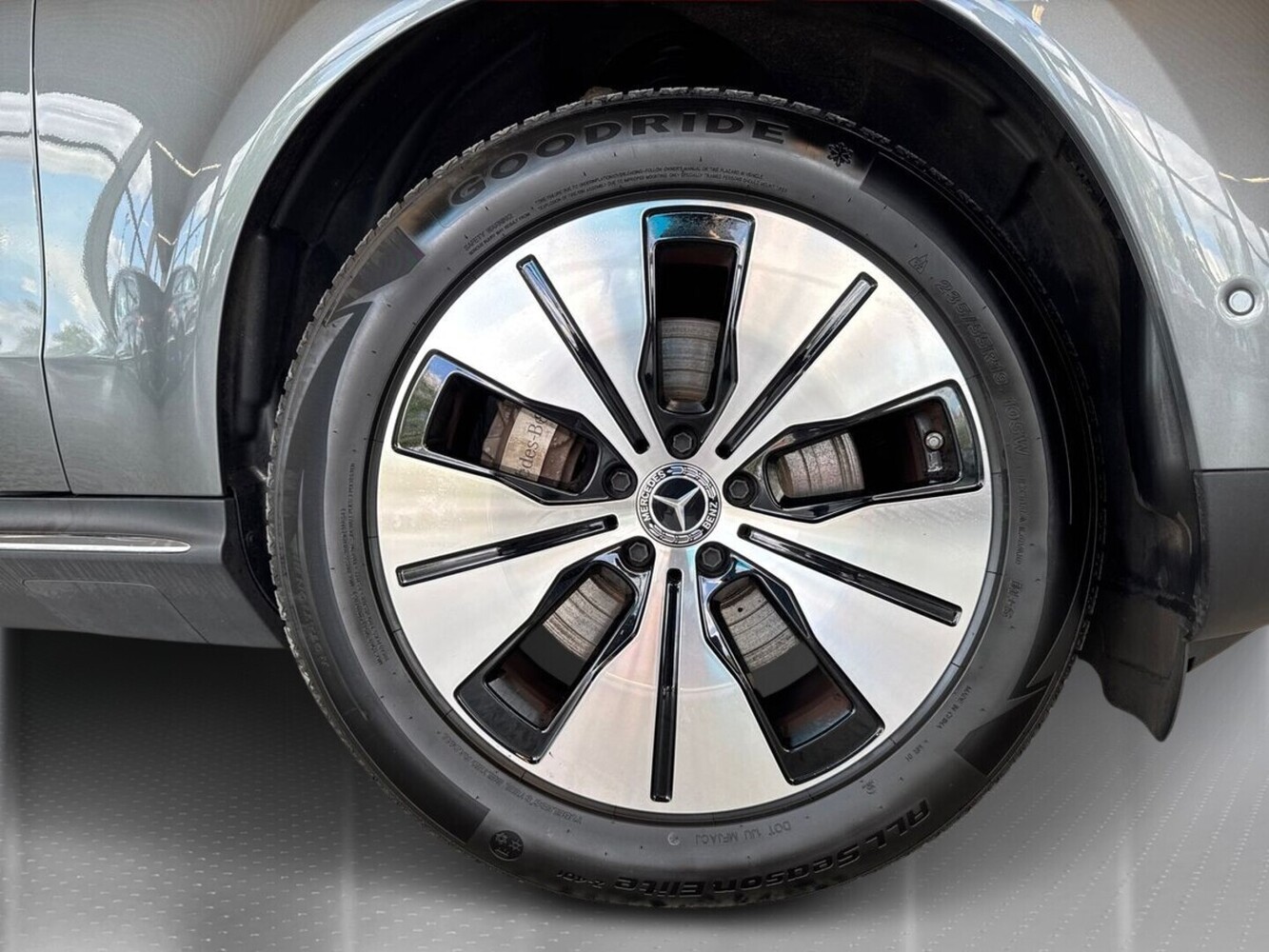 Mercedes-Benz EQC vaihtoauto