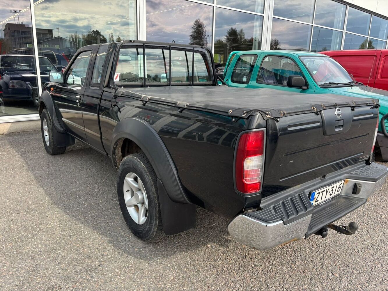 Nissan Navara vaihtoauto